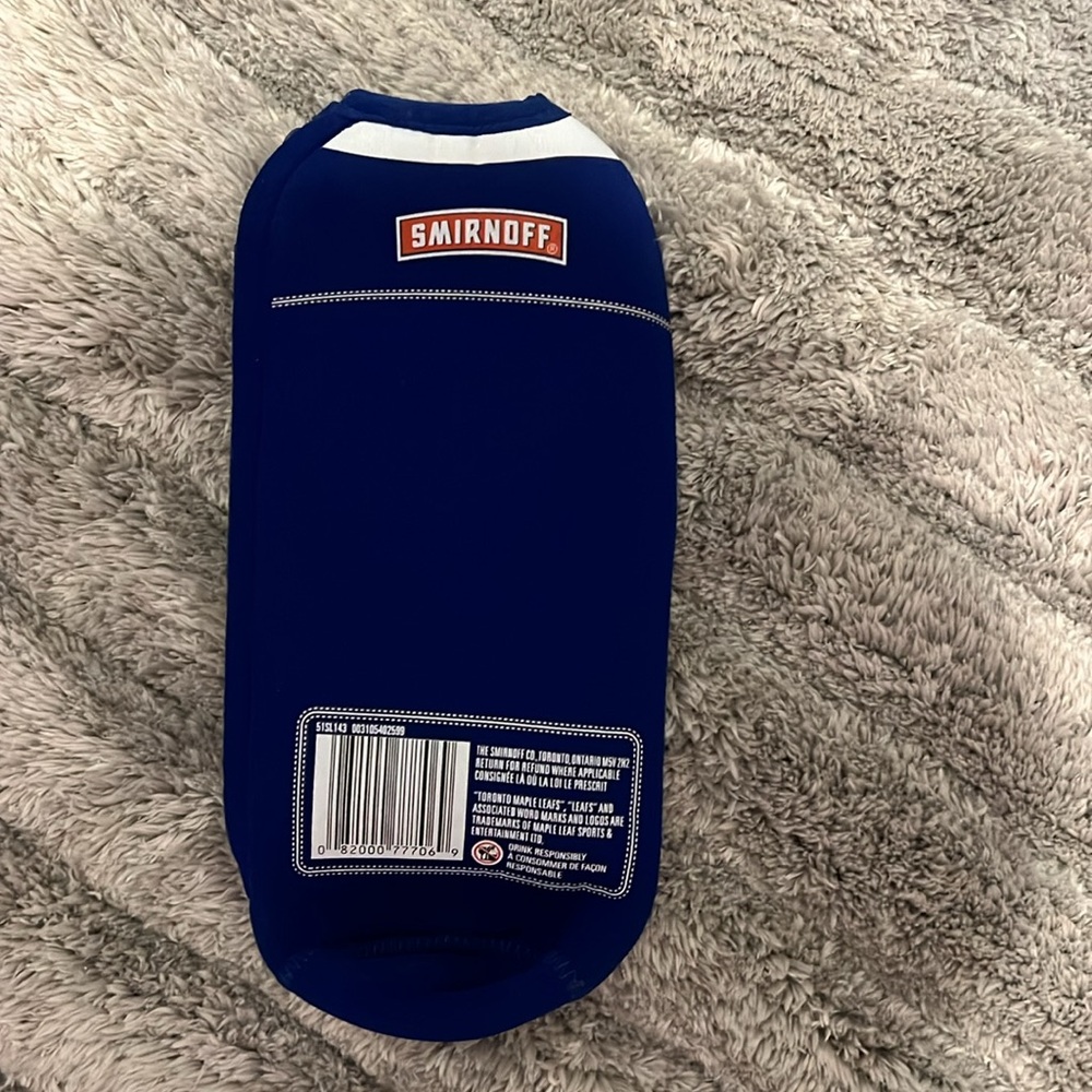 Vintage Smirnoff Toronto Maple Leafs neoprene bottle sleeve - Picture 2 of 5